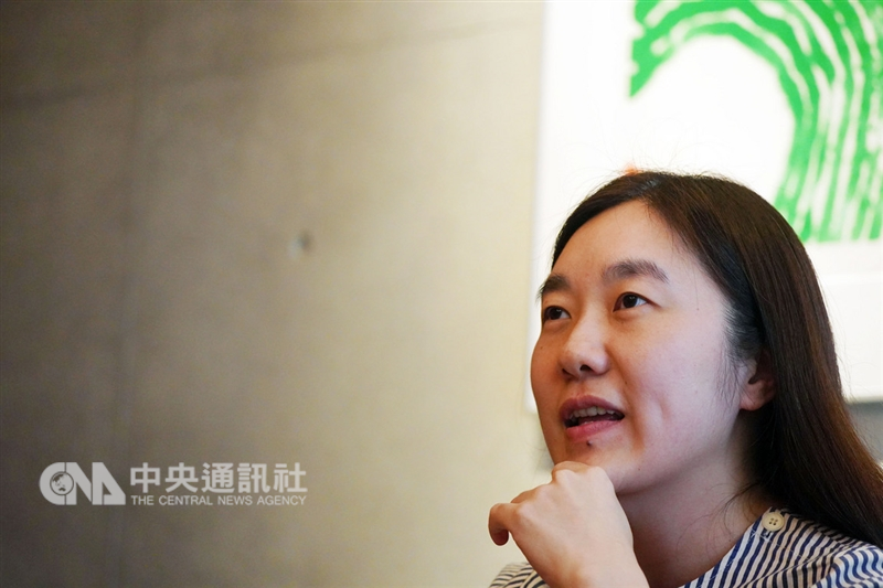 許多人喜歡把誠品和蔦屋書店放在同一個象限比較,但對誠品生活董事長吳旻潔來說,「它們一點都不像」,根本上的差異來自領導人的特質。中央社記者孫仲達攝 107年12月9日