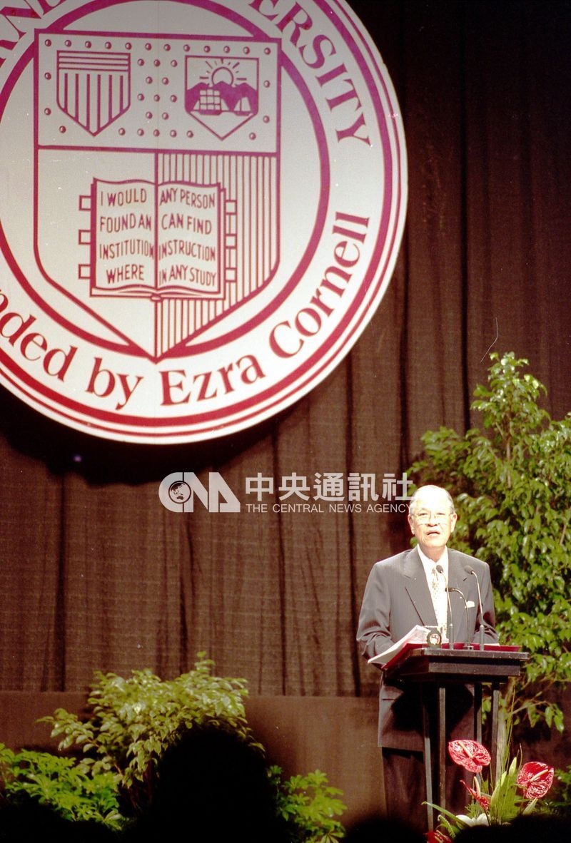 時任總統李登輝1995年訪美,在母校康乃爾大學著名的歐林講座,以「民之所欲,長在我心」為題發表演說。(中央社檔案照片)