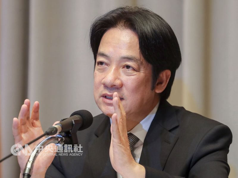 行政院長賴清德27日表示,數位身分識別證將於2020年啟動全面換發作業。(中央社檔案照片)