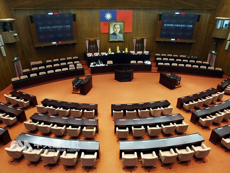 第10屆立法委員選舉選區變更案,行政院長賴清德與立法院長蘇嘉全27日會商達成共識,台南市及新竹縣各增加一席,高雄市及屏東縣各減一席。(中央社檔案照片)