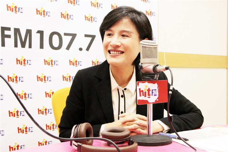文化部長鄭麗君(圖)22日出席活動時遭藝人鄭惠中突襲掌摑,25日上午鄭麗君到電台接受專訪時表示,當下被打、嚇到,也當然會痛,「可是心裡感受的傷心,比痛還要多。」(周玉蔻嗆新聞提供)中央社記者汪宜儒傳真 108年1月25日
