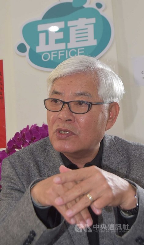 前中選會主委陳英鈐為去年九合一選舉綁公民投票許多選務亂象請辭獲准,獲提名出任中央選舉委員會主任委員的前雲林縣長李進勇(圖)25日表示,國家有需要,義不容辭,不論是在中央政府或地方服務。中央社記者葉子綱攝 108年2月25日