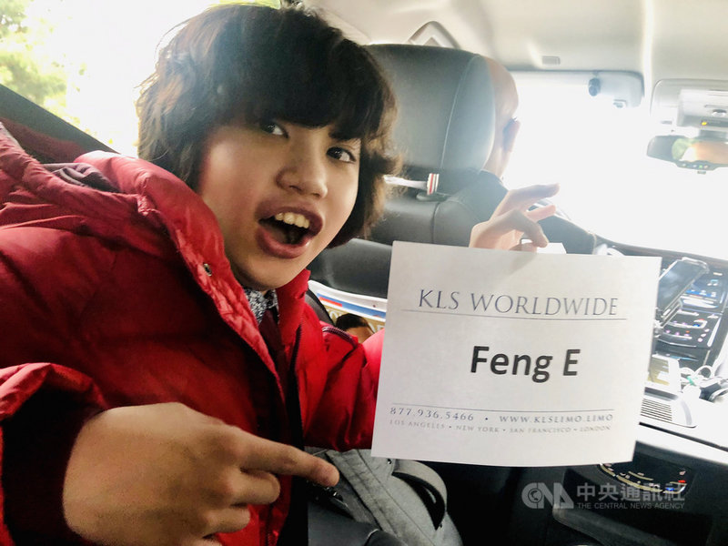 在選秀節目「亞洲達人秀」（Asia＇s Got Talent）驚豔全球的12歲烏克麗麗達人馮羿，今年2月再度受邀登上美國脫口秀「艾倫秀」（Ellen Show），成為「艾倫秀」首位在短短不到5個月又重登該節目的演出嘉賓。（野火樂集提供）中央社記者陳政偉傳真　108年2月28日