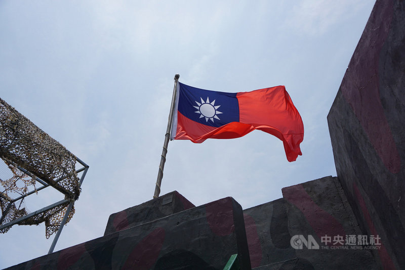 金門神秘軍事秘境大膽島終於自1日起正式開放觀光,吸引不少民眾報名登島一探究竟,位於大膽島上的置高點「北山升旗台」視野極佳,也是高人氣景點。(資料照片)中央社記者黃慧敏攝 108年3月2日