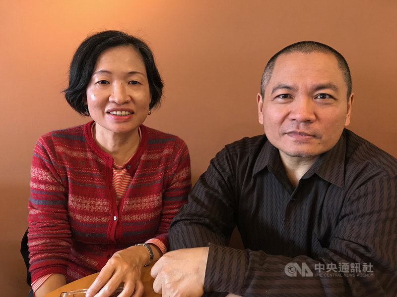 翁仕杰(右)與潘美玲(左)夫婦是國內西藏研究權威。翁仕杰曾任達賴喇嘛的譯者;潘美玲則是國立交通大學族群與文化研究所教授,專研流亡藏人社會議題。(資料照片)中央社記者繆宗翰攝 108年3月10日