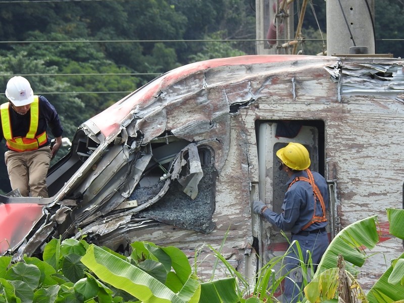 台鐵5日表示,將針對普悠瑪列車翻車意外究責製造商日車公司及第三方獨立驗證單位勞氏公司,未來也會求償。(中央社檔案照片)