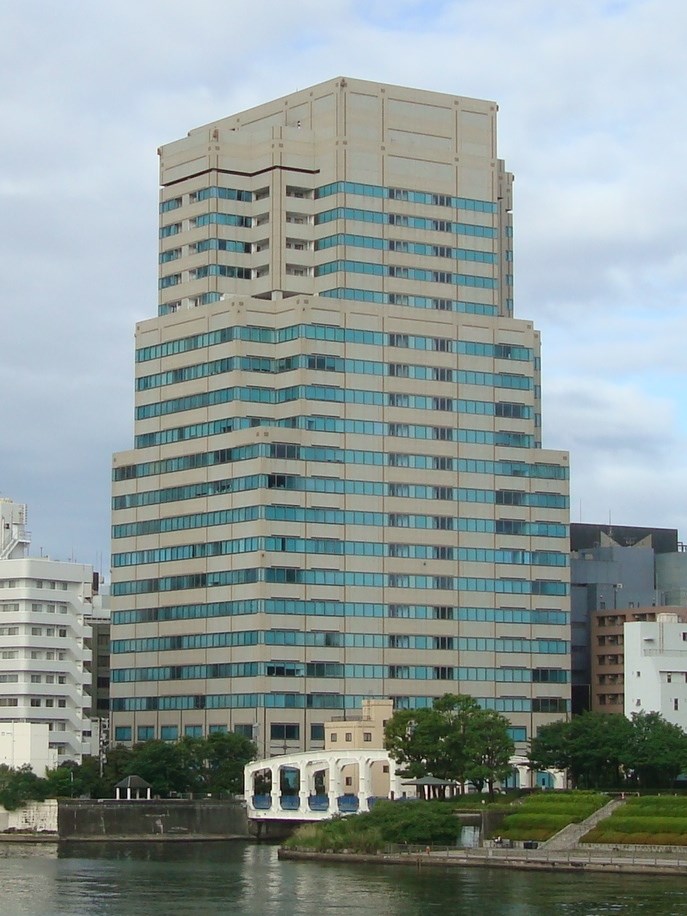 1997年北海道拓殖銀行、山一證券接連破產。圖為東京山一證券大樓。(圖取自維基共享資源;作者:Harani0403,CC BY-SA 3.0)
