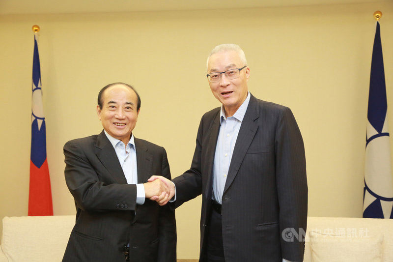 國民黨主席吳敦義(右)2日與前立法院長王金平(左)展開「吳王會」,商討黨內總統初選相關事項。(國民黨提供)中央社記者余祥傳真 108年5月2日