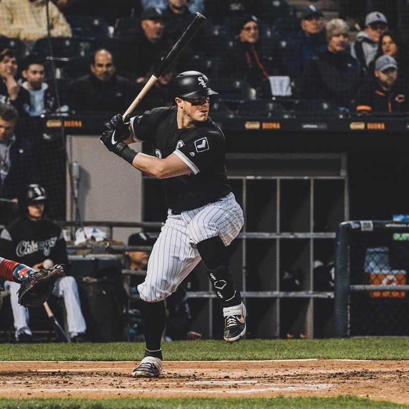 美國職棒大聯盟MLB芝加哥白襪2日靠戴蒙尼柯(前)的再見全壘打擊敗波士頓紅襪。(圖取自instagram.com/whitesox)