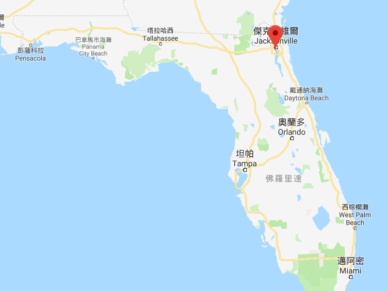 一架載有136人的波音737客機3日在美國佛羅里達州降落後衝出跑道,落入附近的聖約翰河(紅標處)。(圖取自Google地圖)