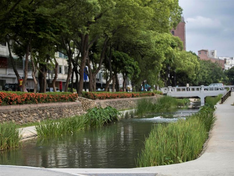 改造後的親水公園(新竹市政府提供)