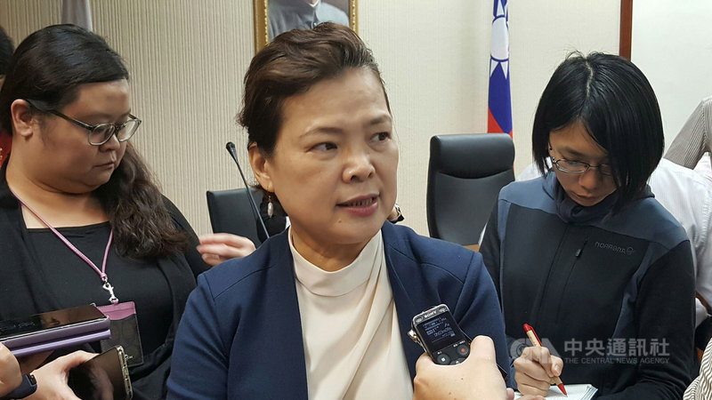 立法院經濟委員會6日初審通過工廠管理輔導法部分條文修正草案,但在特登工廠商業行為限制及回饋金部分未達共識,相關條文皆保留送朝野協商。經濟部政務次長王美花會後受訪說明相關議題。中央社記者廖禹揚攝 108年5月6日