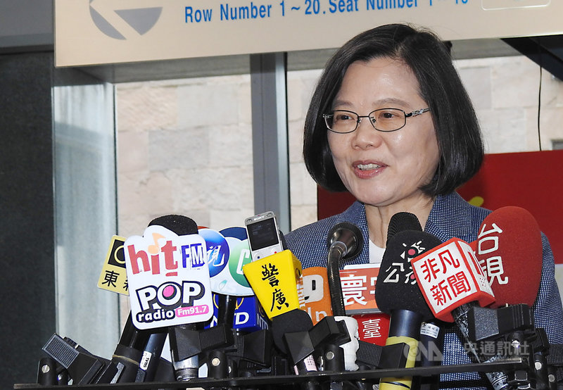 美國聯邦眾議院通過「2019年台灣保證法」,總統蔡英文8日受訪時對此表示,這項法案的通過,再一次顯現台灣與美國關係的密切與友好,以及美國在各方面對台灣所展現的支持。中央社記者王鴻國攝 108年5月8日