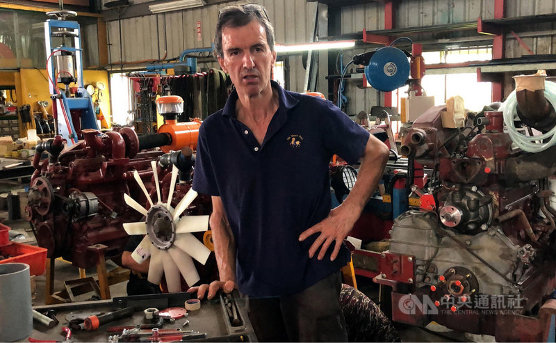 來自法國的柯吉達（Gildas Kernaleguen），在台灣租地開工廠，從事毛豆採收機售後服務，近日歸化中華民國國籍，即將拿到身分證。中央社記者黃國芳攝　108年6月1日
