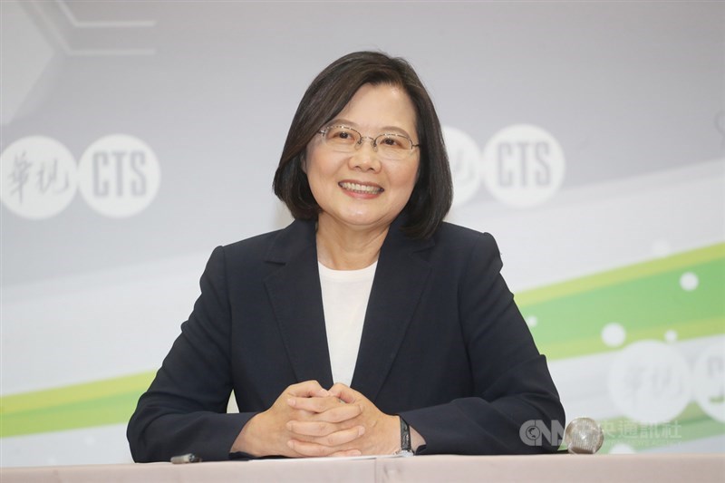 2020民進黨總統初選唯一一場政見會8日下午登場,總統蔡英文(圖)與前行政院長賴清德兩強交鋒,蔡總統會後出席記者會,回應媒體提問。中央社記者裴禛攝 108年6月8日