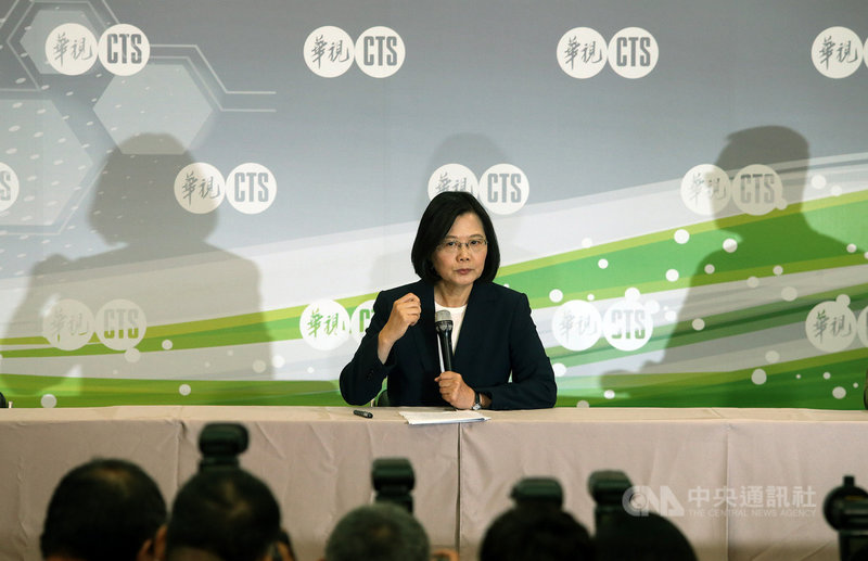 2020民進黨總統初選電視政見發表會順利落幕,總統蔡英文8日在會後記者會上表示,執政黨要打贏選舉最重要就是執政成績與價值,還有人民對執政黨的信賴,這是最重要的事。中央社記者郭日曉攝 108年6月8日