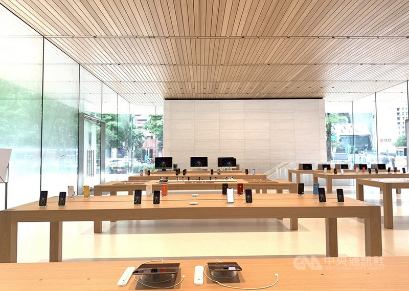 蘋果公司（Apple）在台第2家直營店「Apple信義A13」13日舉辦媒體預覽活動，搶先曝光店內空間與設計概念。中央社記者吳家豪攝 108年6月13日