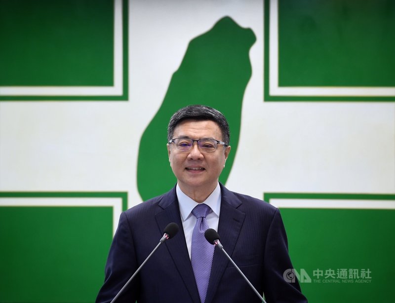 民進黨中執會19日正式通過總統蔡英文為2020年第15任總統提名候選人，民進黨主席卓榮泰（圖）提到會利用「大戰略」與「大對話」兩支利箭，爭取人民信任；黨部、蔡總統競選團隊、立委提名人競選團隊會組成黃金三角。中央社記者王飛華攝  108年6月19日