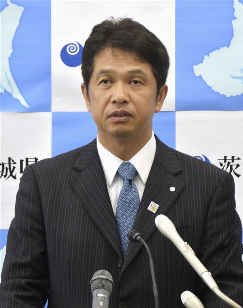 日本茨城縣知事大井川和彥24日舉行記者會宣布,當地將於7月1日實施「伴侶關係宣誓制度」。(共同社提供)