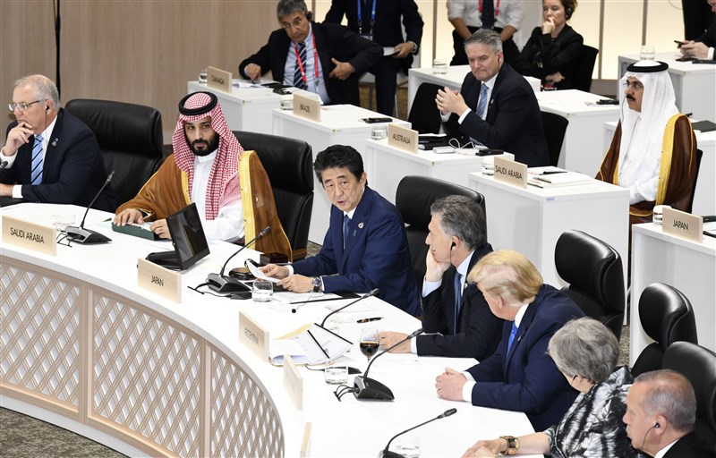 2019年的G20談判比往年更形困難,各國官員不僅要面對劍拔弩張的貿易情勢,美國伊朗緊張也日漸升溫,歐洲也對氣候變化問題表達嚴正訴求。(共同社提供)