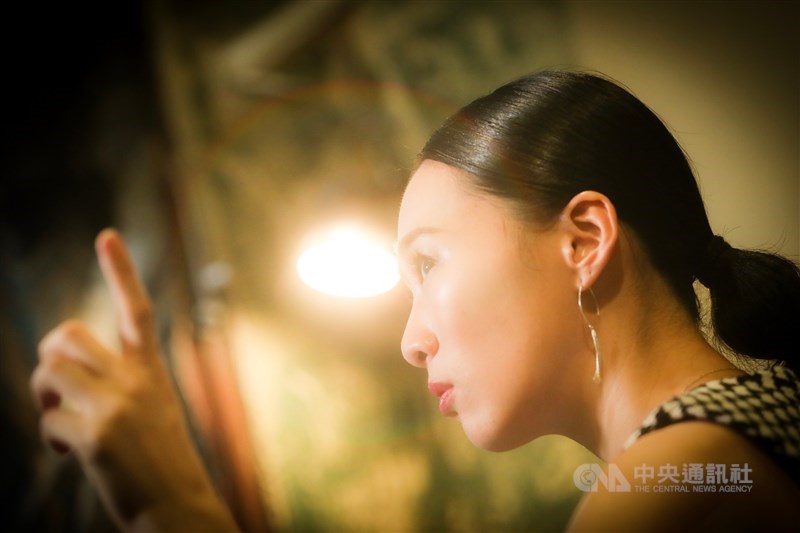 吳可熙寫《灼人秘密》劇本時全靠直覺,直言電影就是最好的教材。(中央社記者吳家昇攝)