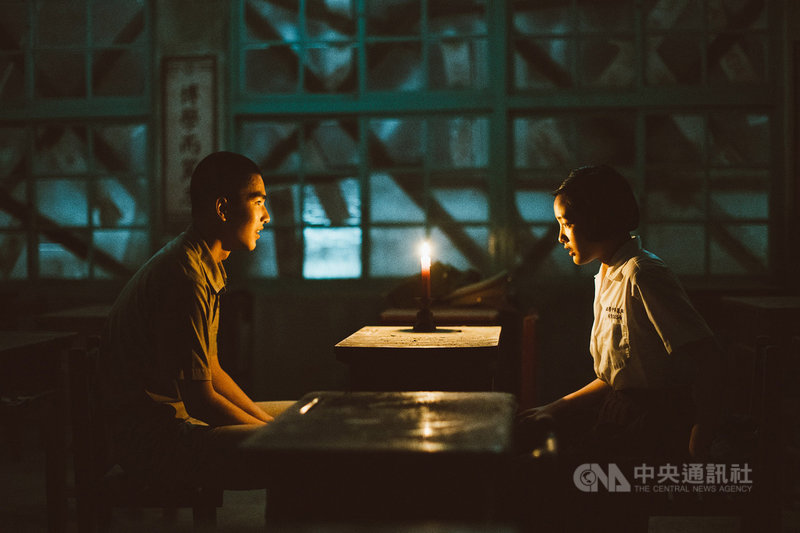 電影「返校」9月20日全台上映，改編自同名暢銷遊戲，由徐漢強執導、編劇，王淨（右）、曾敬驊（左）主演。（影一製作所股份有限公司提供）中央社記者鄭景雯傳真　108年7月10日
