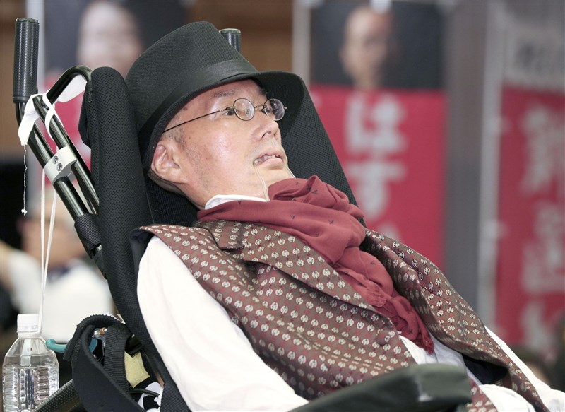 日本參議院大選21日投開票,政治團體「令和新選組」確定有一席由罹患俗稱漸凍人症的舩後靖彥當選。(共同社提供)