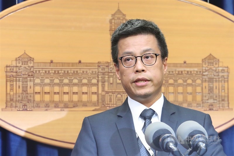 國安局私菸案持續延燒，總統府26日下午召開記者會，由總統府發言人黃重諺進行說明。中央社記者吳家昇攝　108年7月26日