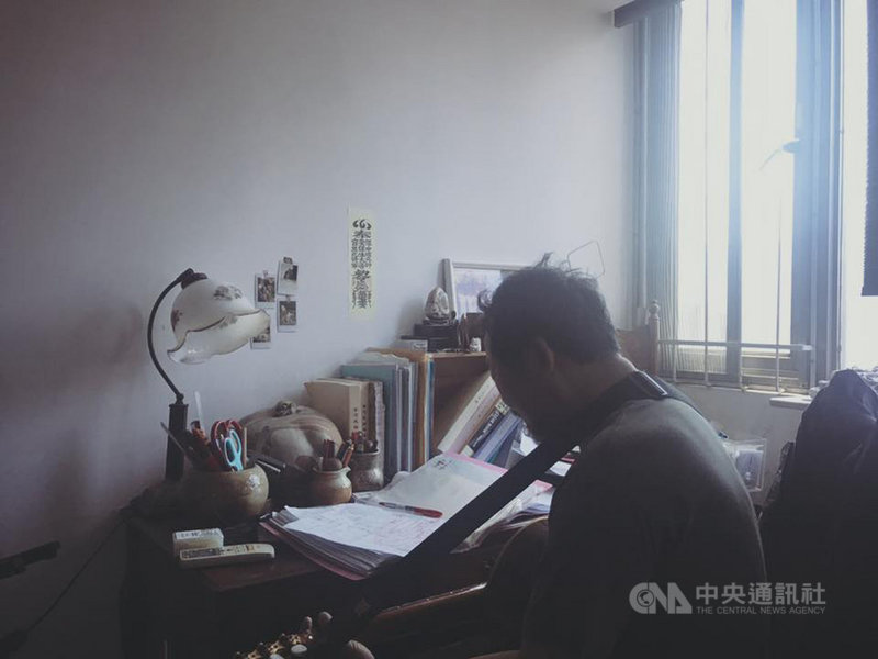 歌手陳明章27日在臉書粉絲專頁上傳歌曲「香港！自由」，表達對香港反送中示威的關心，希望能幫正在努力的人打氣，讓人們更團結。（陳明章音樂提供）中央社記者陳秉弘傳真 108年7月28日