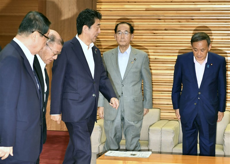 日本政府2日召開閣僚會議並通過新版「出口貿易管理令」。(共同社提供)