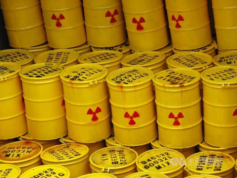 監察委員張武修表示,台電對於蘭嶼低階核廢料的檢整作業未盡落實,而原能會、經濟部也未善盡督導責任,均核有違失;監察院7日通過他所提的調查報告,糾正原能會、經濟部及台電。(示意圖/中央社檔案照片)