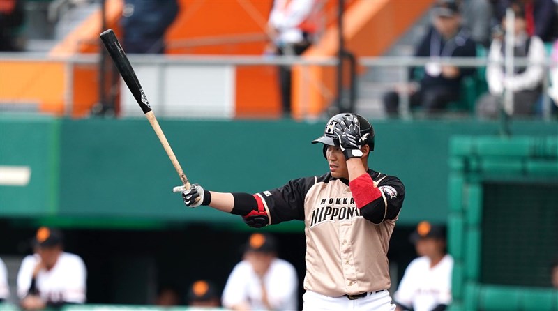 日本火腿旅日選手王柏融10日重返一軍,4個打席都上壘,目前打擊率2成83。(圖取自facebook.com/pojung0909)