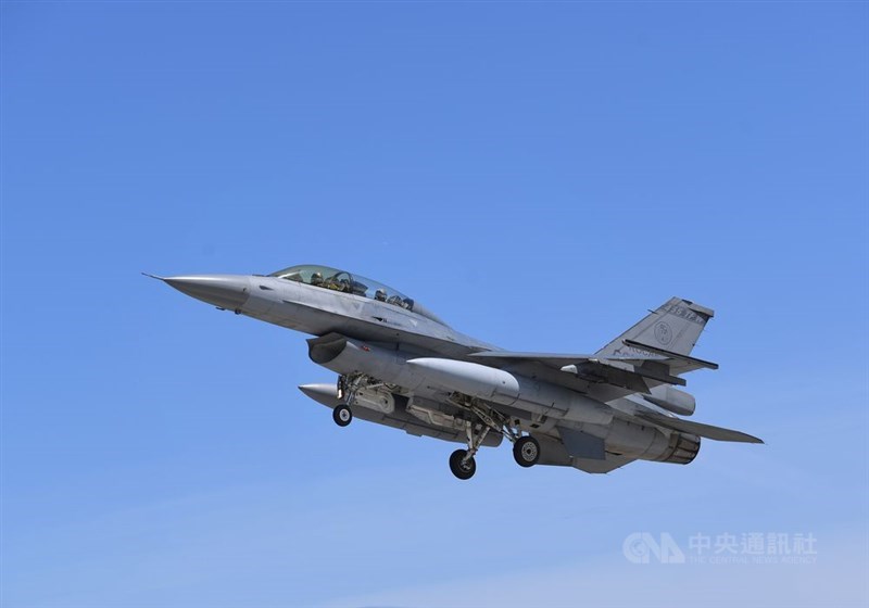 「華盛頓郵報」報導指出,川普政府15日通知國會將提交這項軍售案展開審查。圖為F-16戰鬥機。(中央社檔案照片)