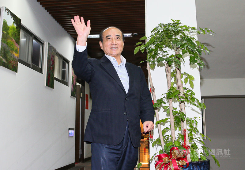 外傳前立法院長王金平(圖)與前鴻海董事長郭台銘決定要推台北市長柯文哲出來選總統,王金平19日受訪時隊對此表示,「怎麼可能」。中央社記者謝佳璋攝 108年8月19日