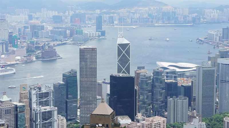 香港未來是否被深圳取代,官方智庫近日明確表示,二者之間屬於合作和協同的關係,「一損俱損,一榮俱榮」。圖為香港一景。(圖取自Pixabay圖庫)