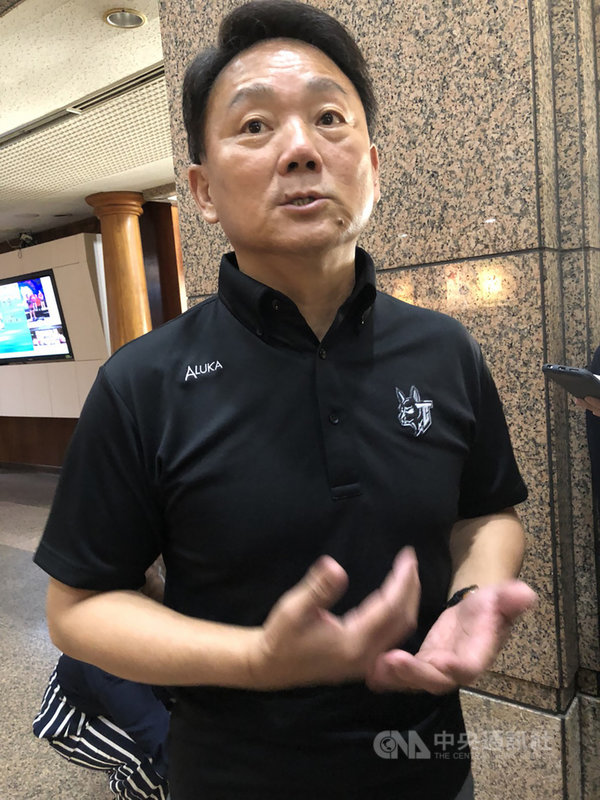世界12強中華隊29日在體育署召開選訓會議,討論60人名單,將在9月3日送出;總教練洪一中(圖)表示,60人名單不會對外公布,旅外球員納入10幾人。中央社記者楊啟芳攝 108年8月29日