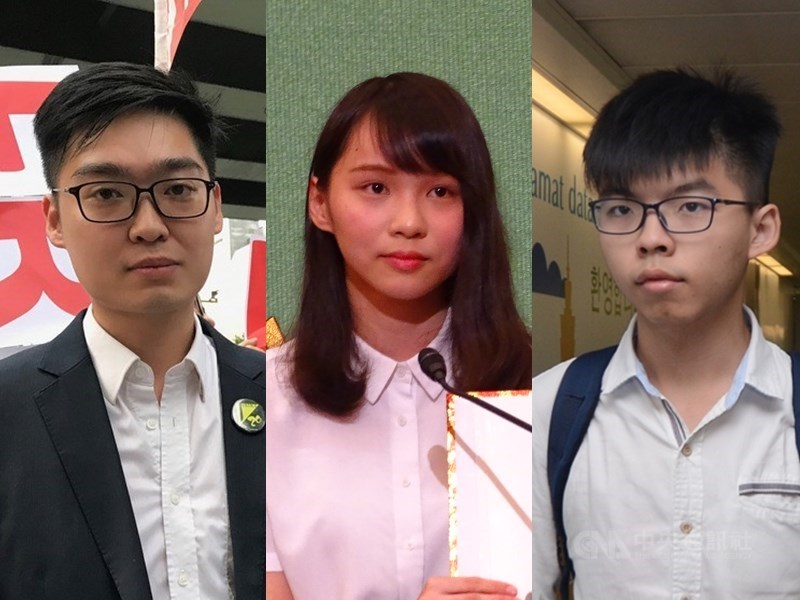 香港831反送中遊行前夕,香港著名社運人士、反送中參與者陳浩天(左)、周庭(中)、黃之鋒(右)遭港警逮捕。(中央社檔案照片)