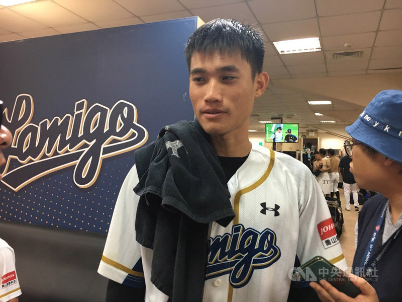 中職Lamigo桃猿隊6日對上富邦悍將隊，桃猿林承飛（圖）包含2分全壘打在內，包辦4分打點，助隊以7比3拿勝，兩隊目前並列下半季第2。中央社記者楊啟芳攝  108年9月6日