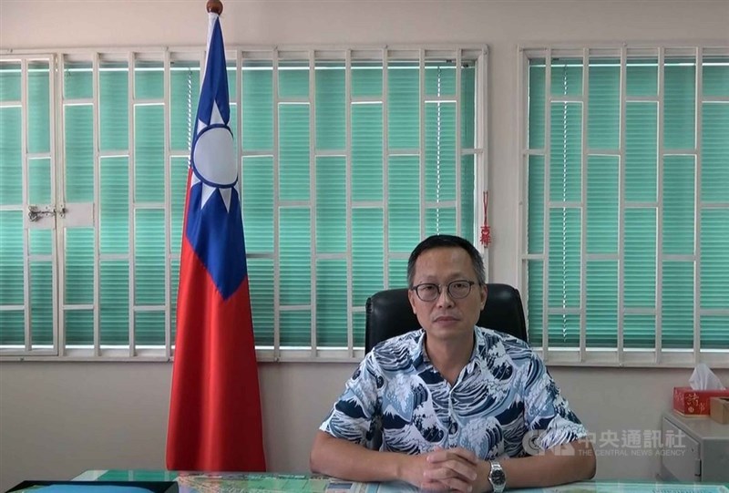 台灣駐索羅門大使廖文哲9日接受中央社訪問時指出,台索羅關係確實有挑戰,但很多索國國內及國際的力量在背後幫助台灣,大使館積極面對這場戰役,「台灣不是單打獨鬥」。中央社記者石秀娟荷尼阿拉攝 108年9月10日
