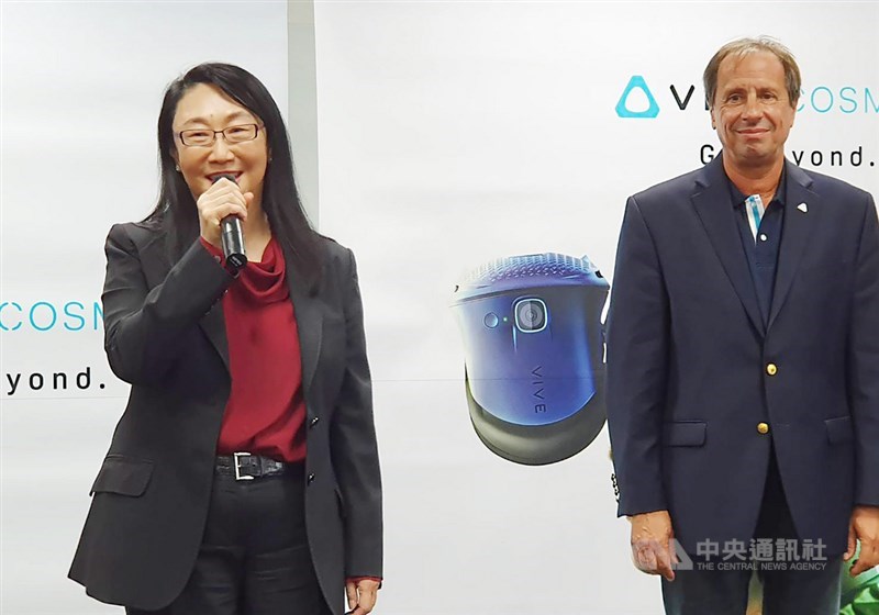 宏達電2019年9月17日宣布任命梅特爾(右)擔任HTC執行長。(中央社檔案照片)