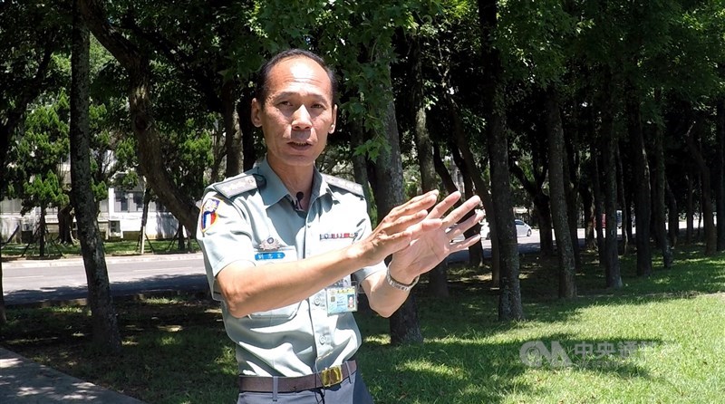 回顧九二一地震投入消毒工作,現任陸軍司令部化兵處副處長劉志宏迄今難以忘懷,他說,最感動的是軍民同心,「講稍微誇大一點,當時民眾看見穿迷彩服的來了,就是救星來了,心裡就安心了。」中央社記者游凱翔攝 108年9月17日