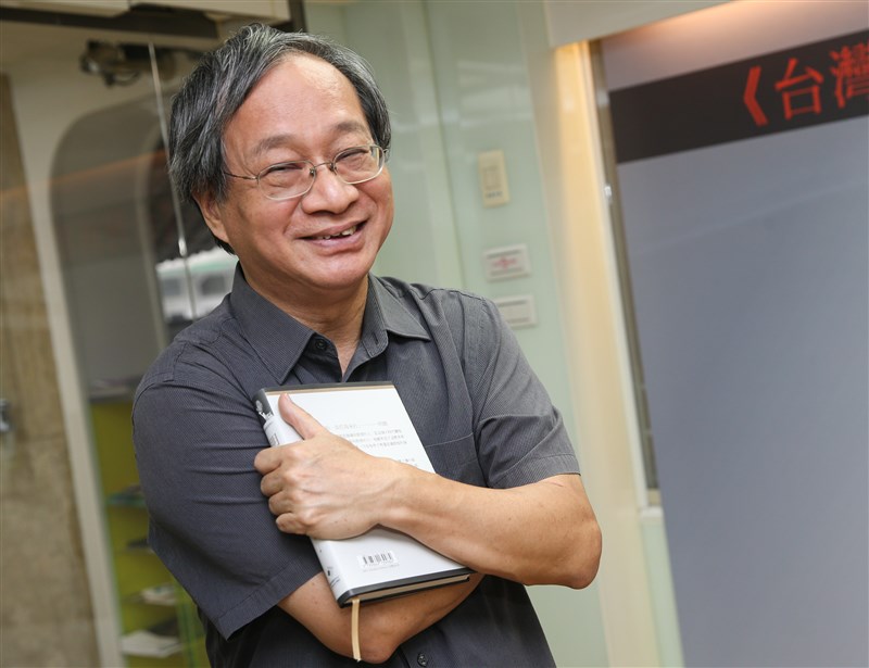 作家小野指出，「返校」將掀起一場文化運動，影響台灣社會氛圍與政治風向。（中央社檔案照片）