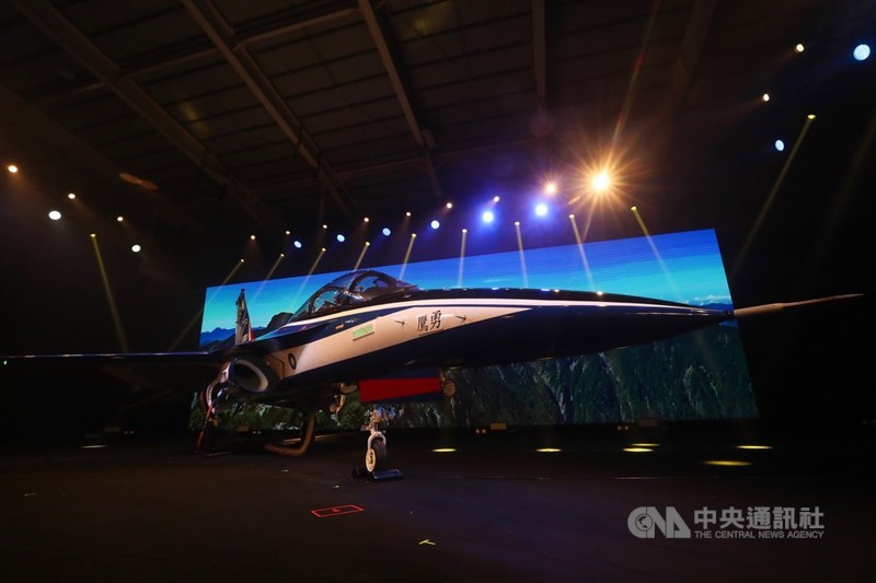 國機國造、首架「AJT(Advanced Jet Trainer)新式高教機」24日上午在台中漢翔公司正式出廠。中央社記者吳家昇攝 108年9月24日