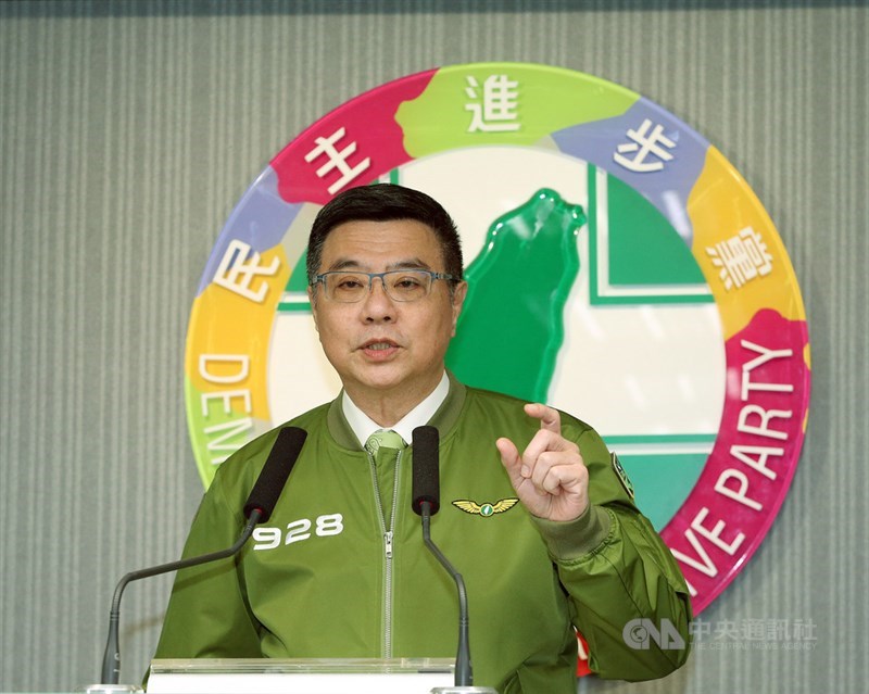 民進黨總統初選民調將台北市長柯文哲納入對比，但最後柯文哲並未登記連署；民進黨主席卓榮泰（圖）25日在黨中常會後記者會中，首度為政治判斷有所落差表達歉意。中央社記者郭日曉攝　108年9月25日