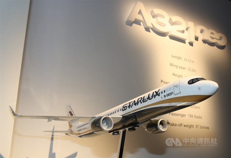 星宇航空預定2020年1月23日首航,2日在台北舉行制服及機艙發表會。星宇航空租賃10架全新A321neo單走道飛機,首架預計25日交機,28日回到台灣。圖為A321neo模型。中央社記者張新偉攝 108年10月2日