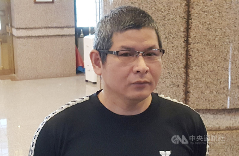 宜蘭地方法院2日首度開庭審理普悠瑪翻覆案,被告、司機員尤振仲出庭表示「當然不認罪」,強調當時皆依作業程序操作。中央社記者王朝鈺宜蘭攝 108年10月2日