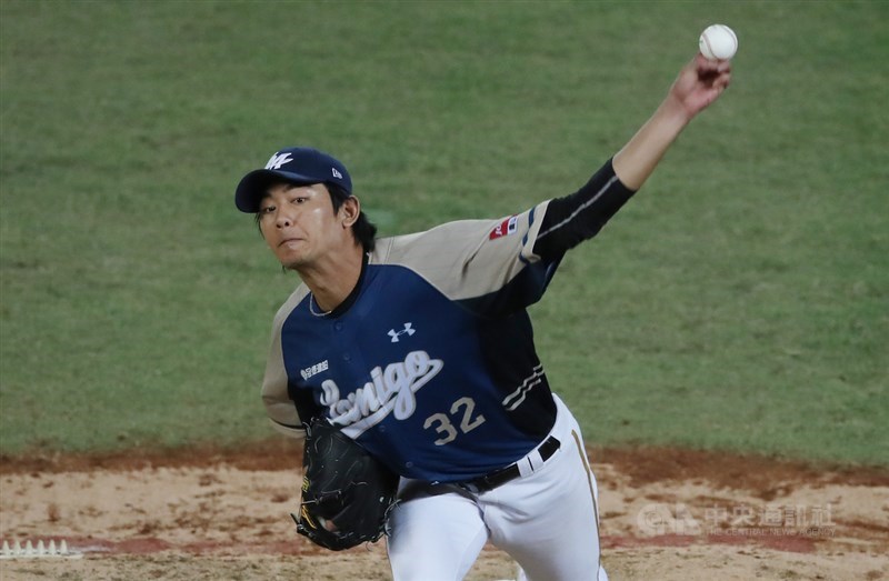 中職Lamigo桃猿隊投手王溢正15日扛年度總冠軍系列賽第3戰先發，7.1局好投率隊搶下第2勝，也追平聯盟總冠軍賽最多5勝紀錄。中央社記者張新偉攝　108年10月15日