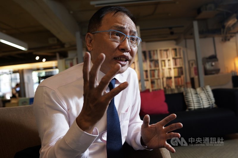 中共前總書記趙紫陽30年前推動政治體制改革受挫。學者董立文(圖)接受中央社專訪時指出,失敗的政改讓中共失去黨內改革的空間;如今,中美貿易戰下,中國恐再度面臨當年的發展困境。中央社記者徐肇昌攝 108年10月17日
