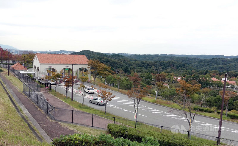 嘉義市長黃敏惠率團訪日,17日走訪神戶幸福村,黃敏惠提及當地「通用設計」概念,讓一般人及不同年齡層的民眾皆可進入,享有互動交流機會,而非讓園區只單純針對唯一的目標對象進行規劃。(嘉義市政府提供)中央社記者黃國芳傳真 108年10月17日