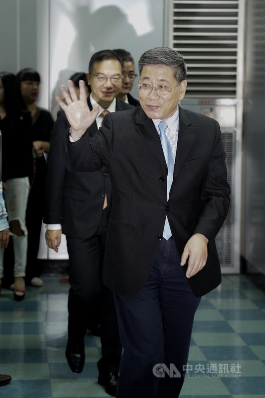 上海市台辦主任李文輝(前)21日上午前往台北市政府,拜會台北市長柯文哲。中央社記者徐肇昌攝 108年10月21日